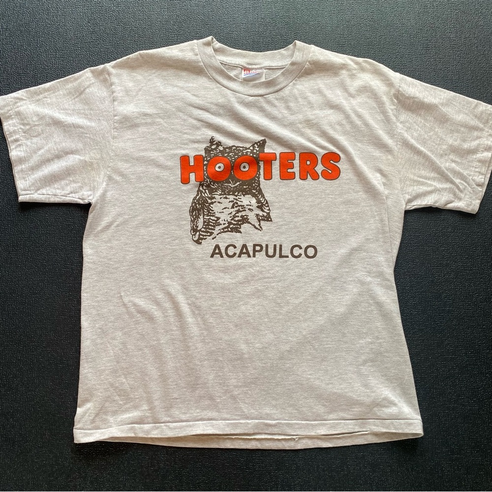 Vintage Hooters Acapulco T-Shirt